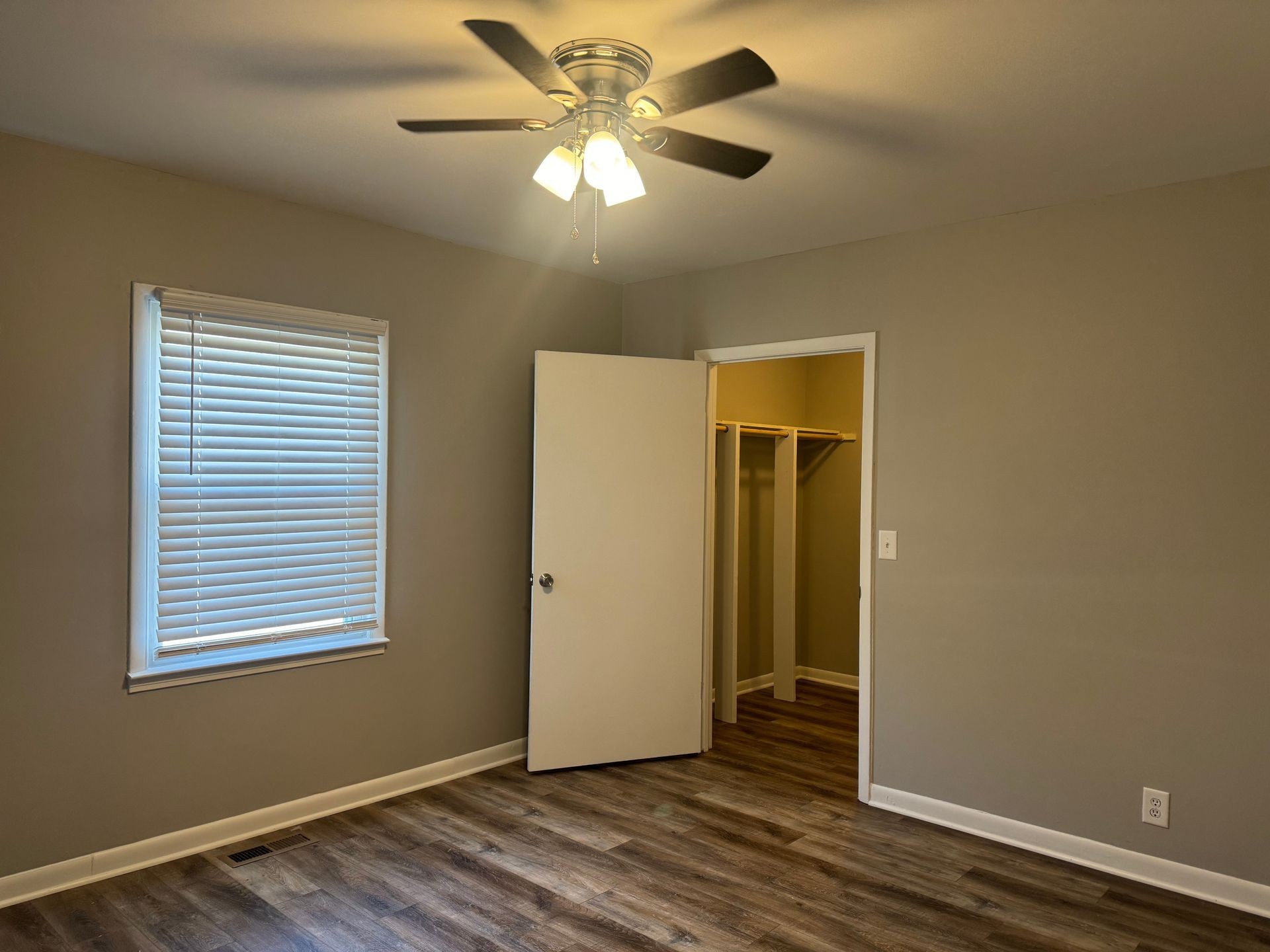 Image 9 of 40 For 2701 10th Street 101