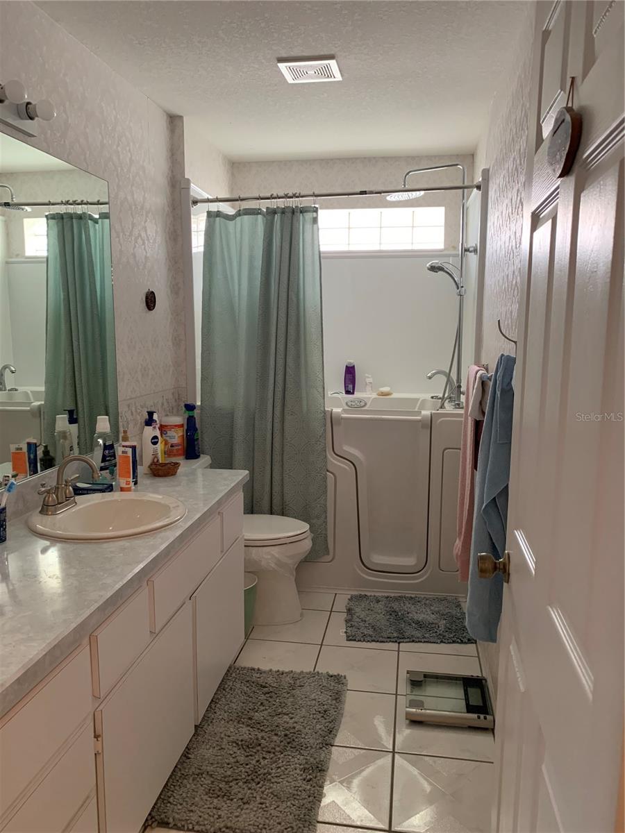 Image 18 of 23 For 7251 115th Pl