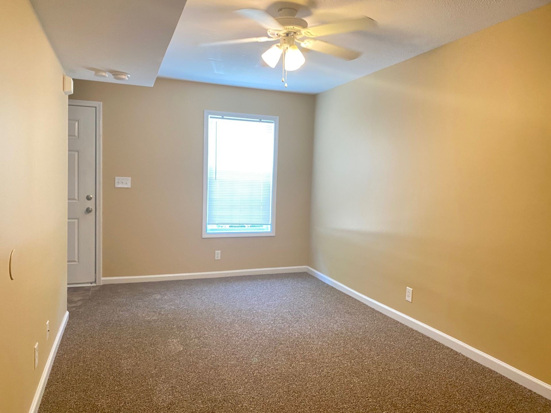 Image 4 of 28 For 6595 139th Street