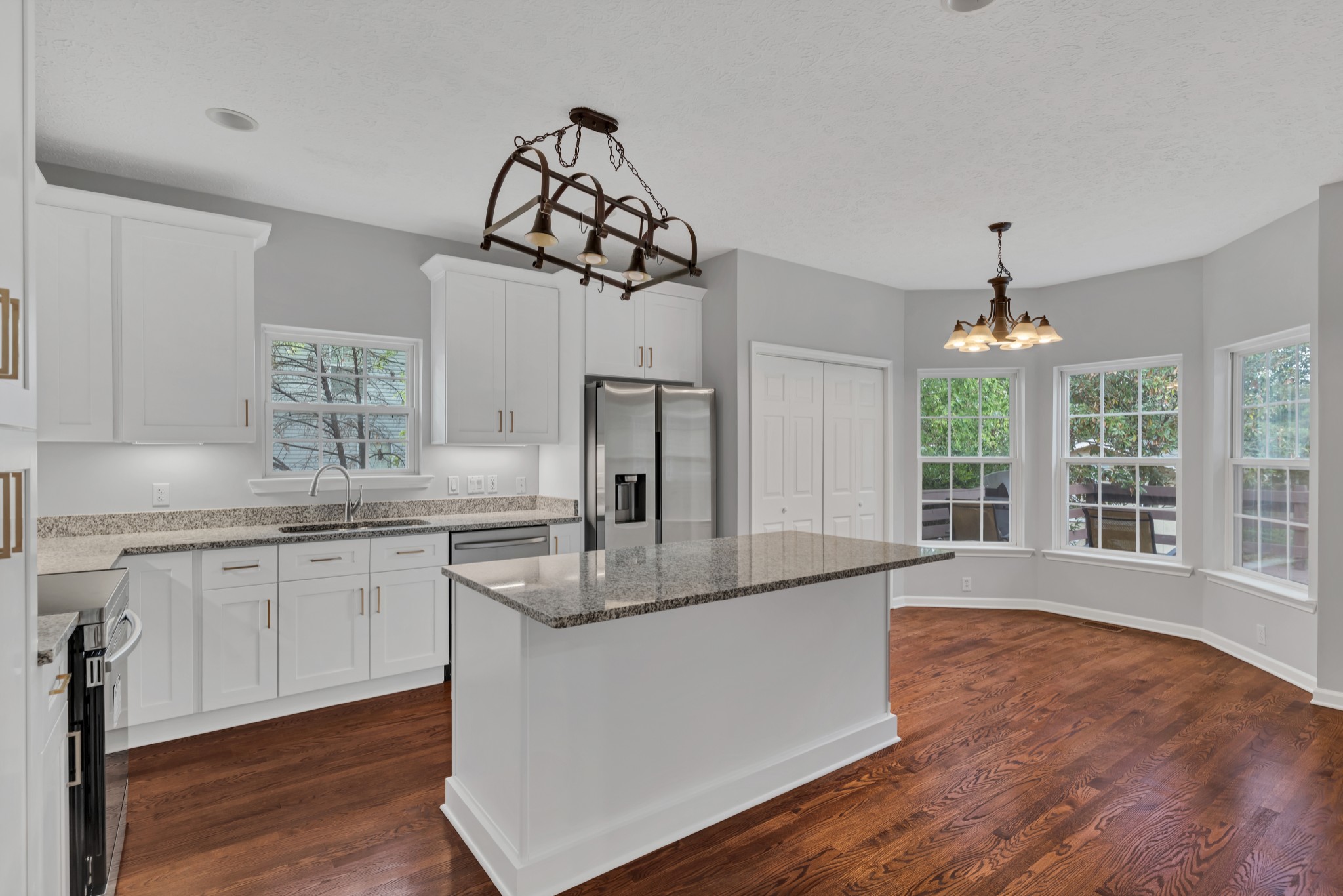 Image 17 of 34 For 8420 93 Lane E
