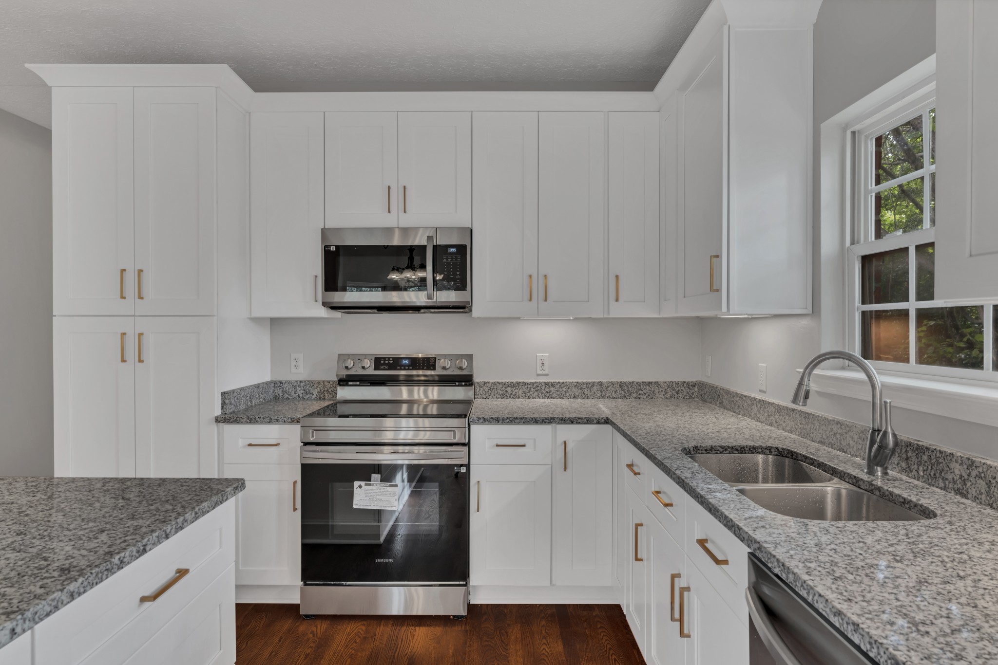 Image 19 of 34 For 8420 93 Lane E