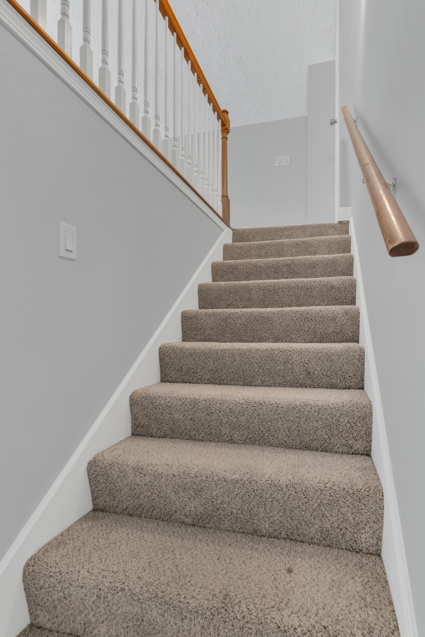Image 22 of 34 For 8420 93 Lane E