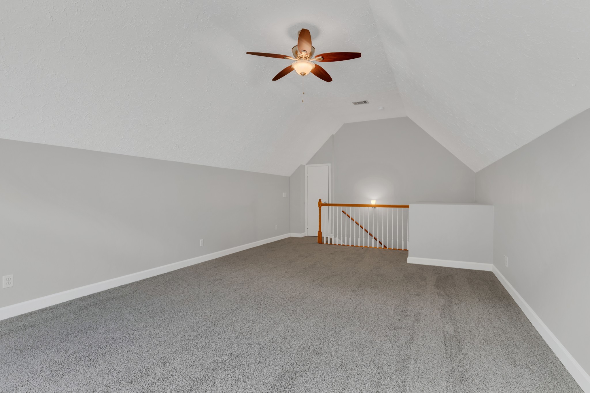 Image 24 of 34 For 8420 93 Lane E