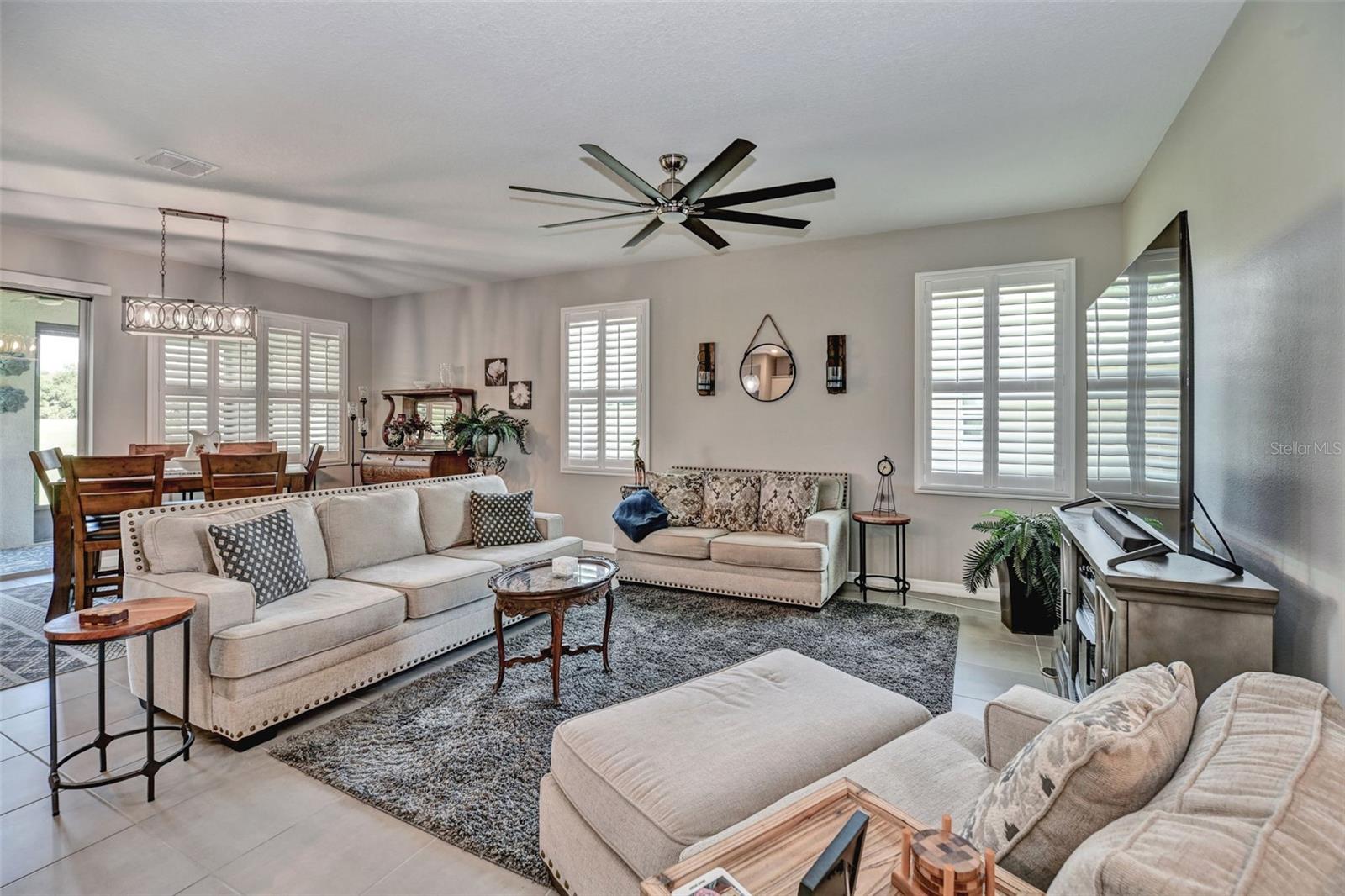 Listing photo id 14 for 6405 88th Loop