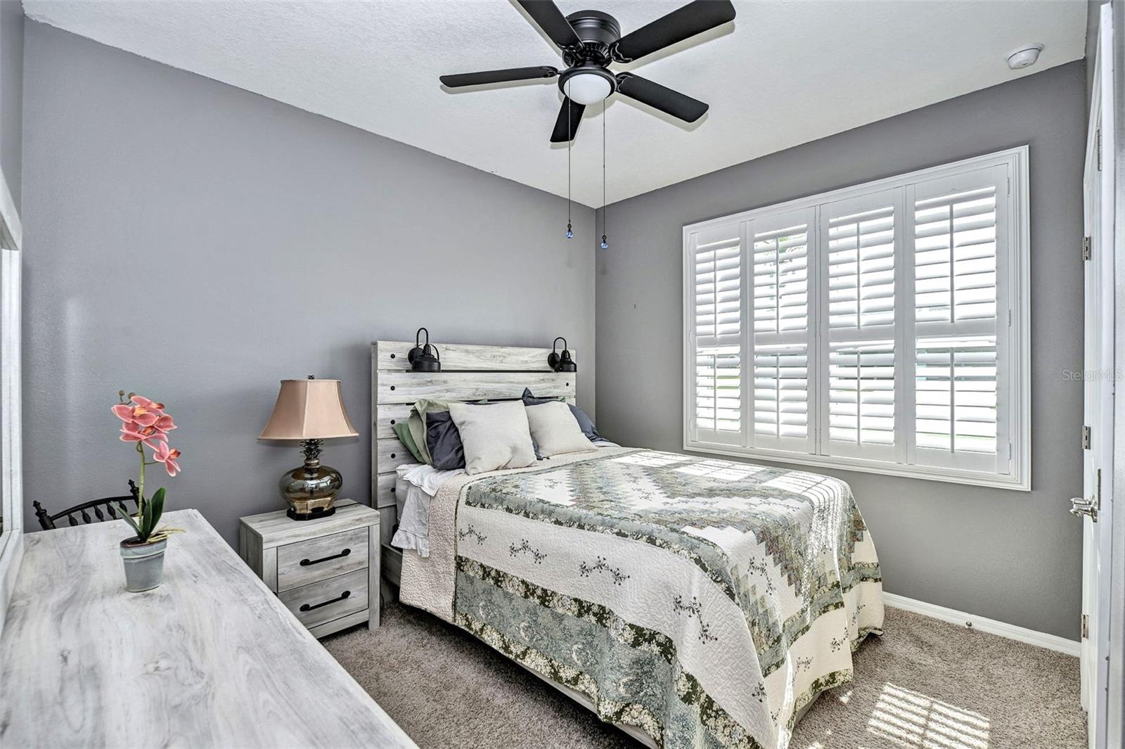 Listing photo id 16 for 6405 88th Loop