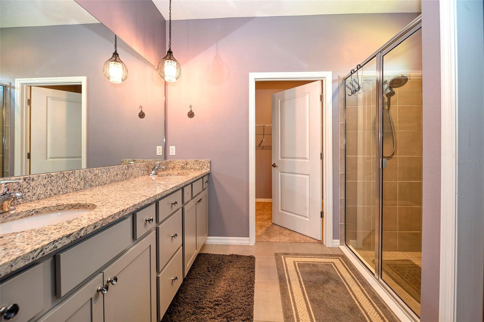 Listing photo id 19 for 6405 88th Loop