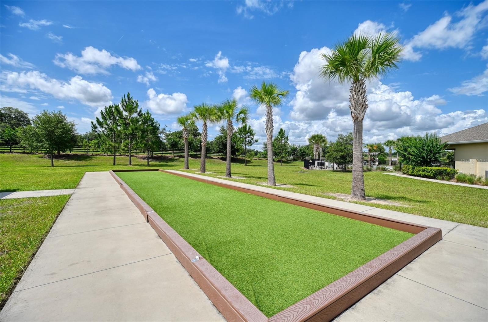 Listing photo id 23 for 6405 88th Loop