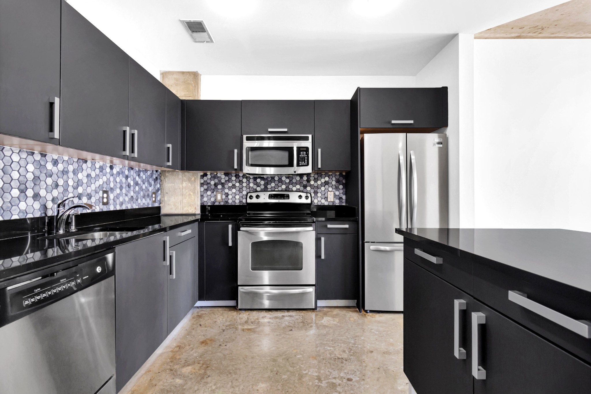Image 10 of 40 For 6915 Arlington Place