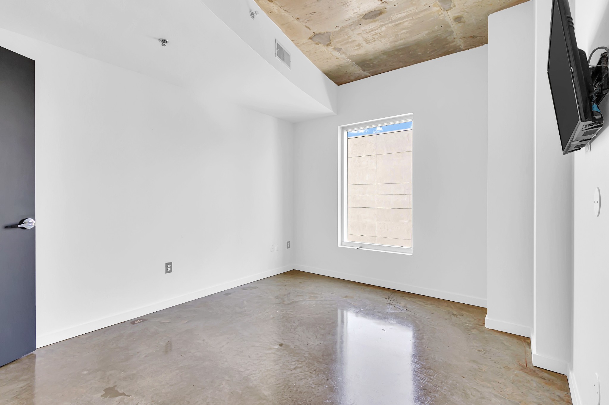 Image 11 of 40 For 6915 Arlington Place
