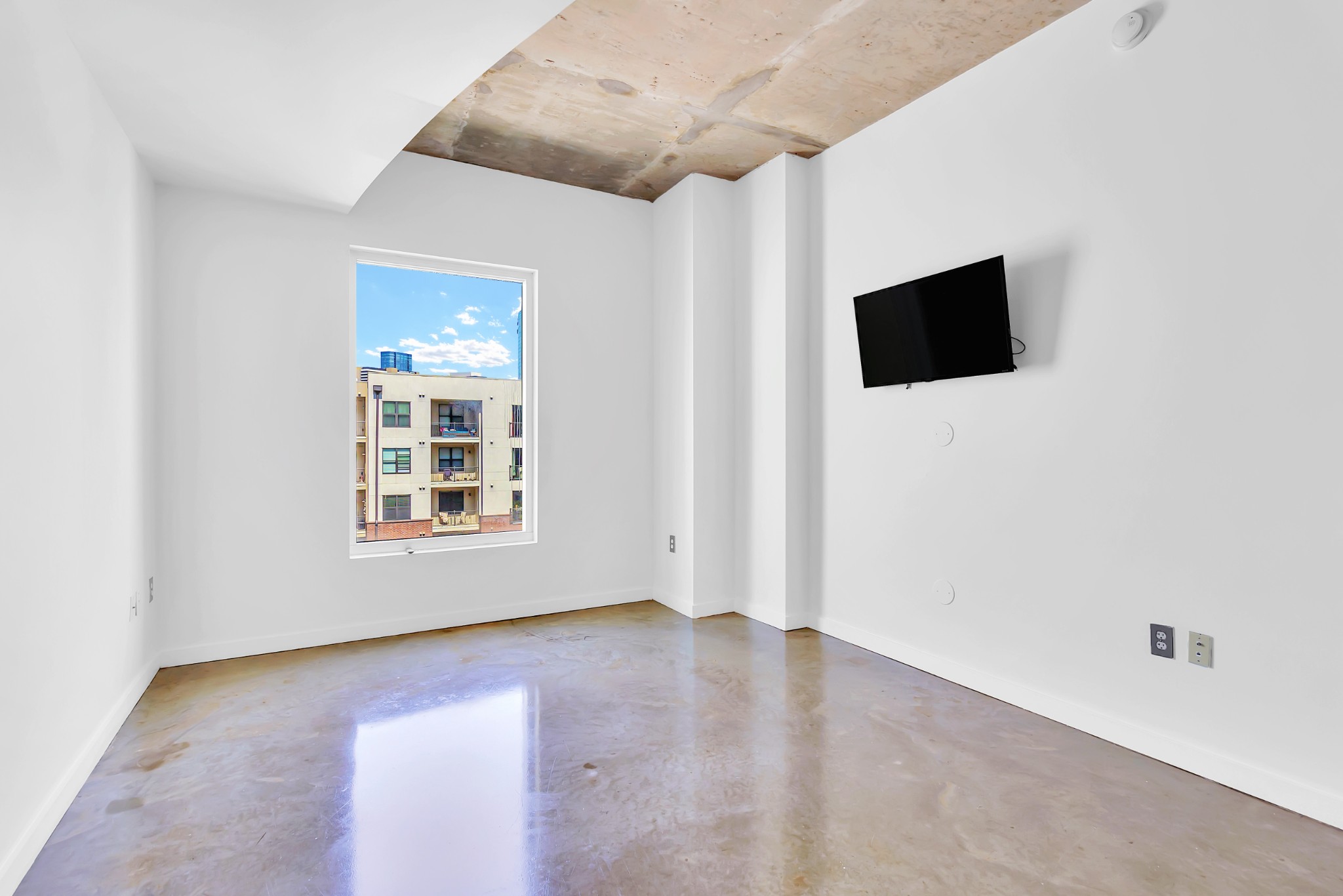 Image 14 of 40 For 6915 Arlington Place