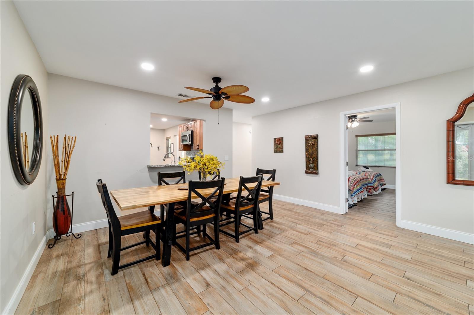 Image 11 of 98 For 16520 170th Street