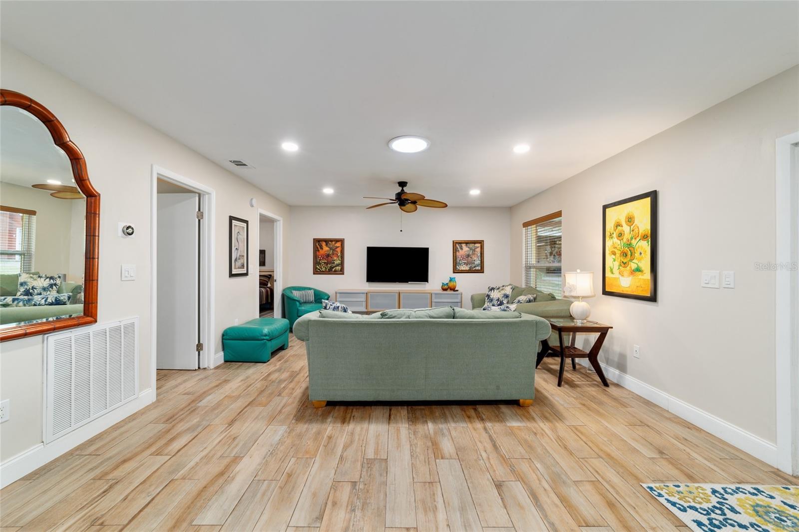 Image 13 of 98 For 16520 170th Street