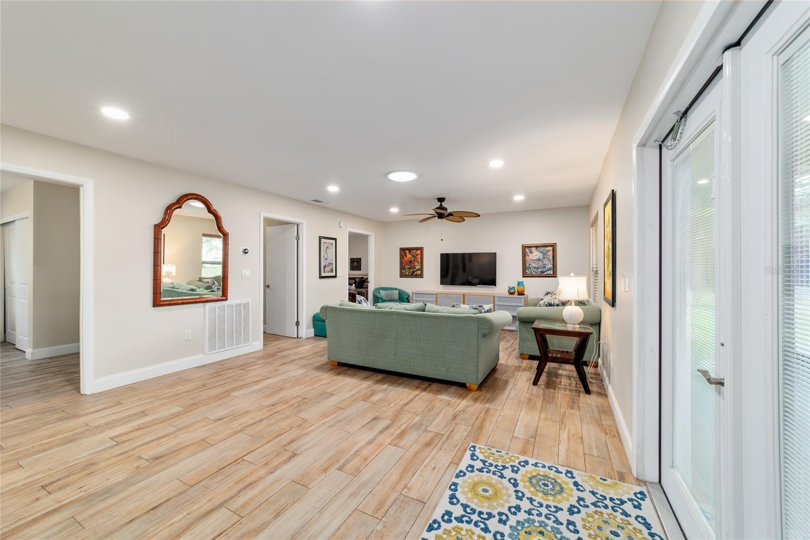 Image 15 of 98 For 16520 170th Street