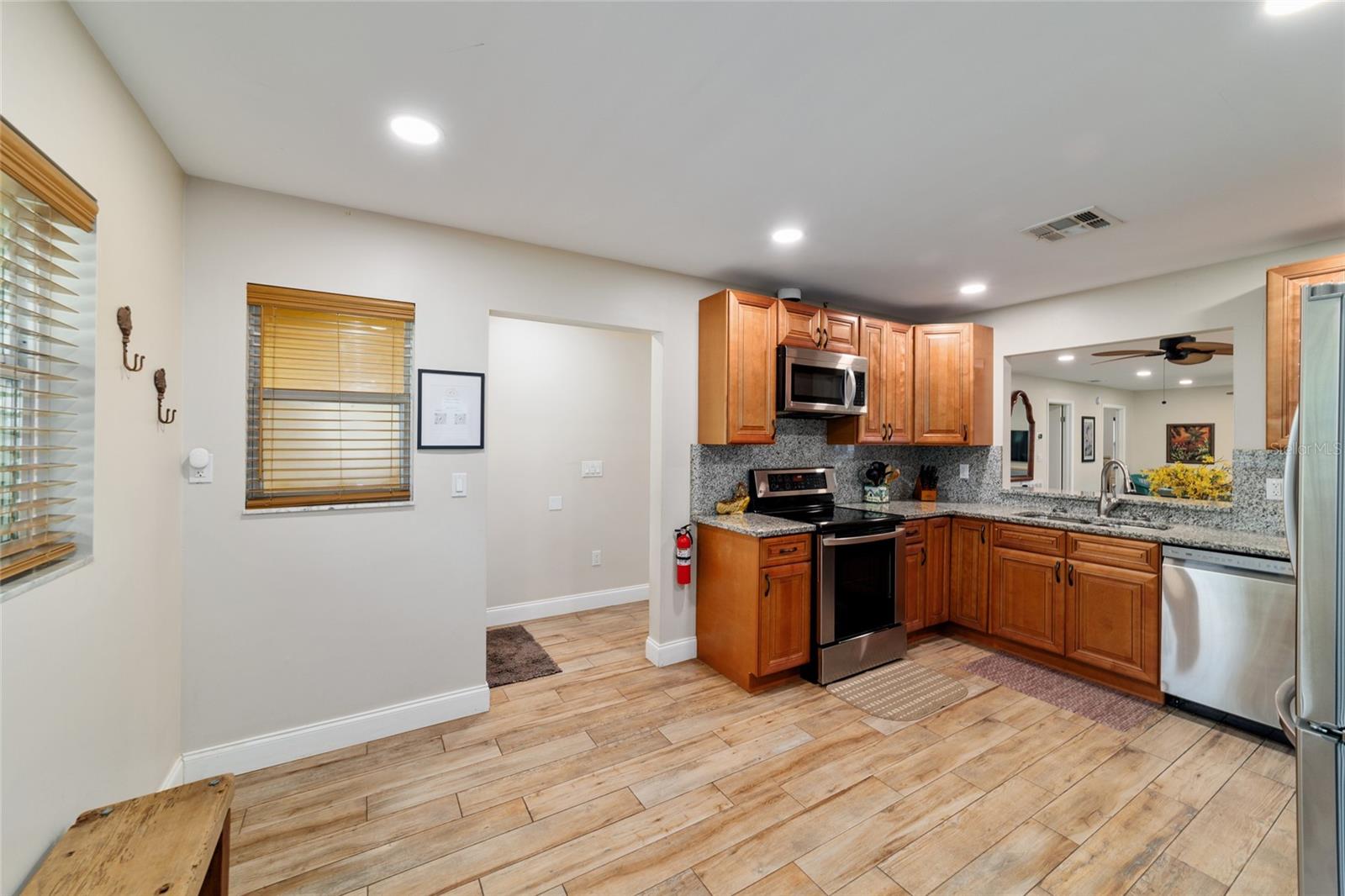 Image 19 of 98 For 16520 170th Street