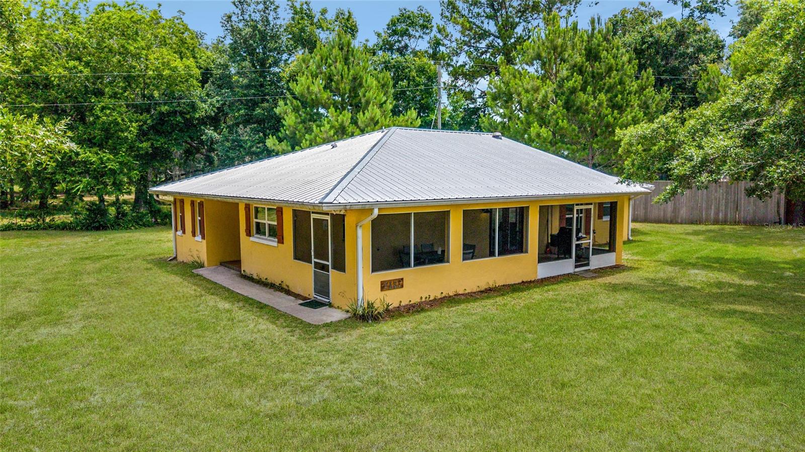 Image 3 of 98 For 16520 170th Street