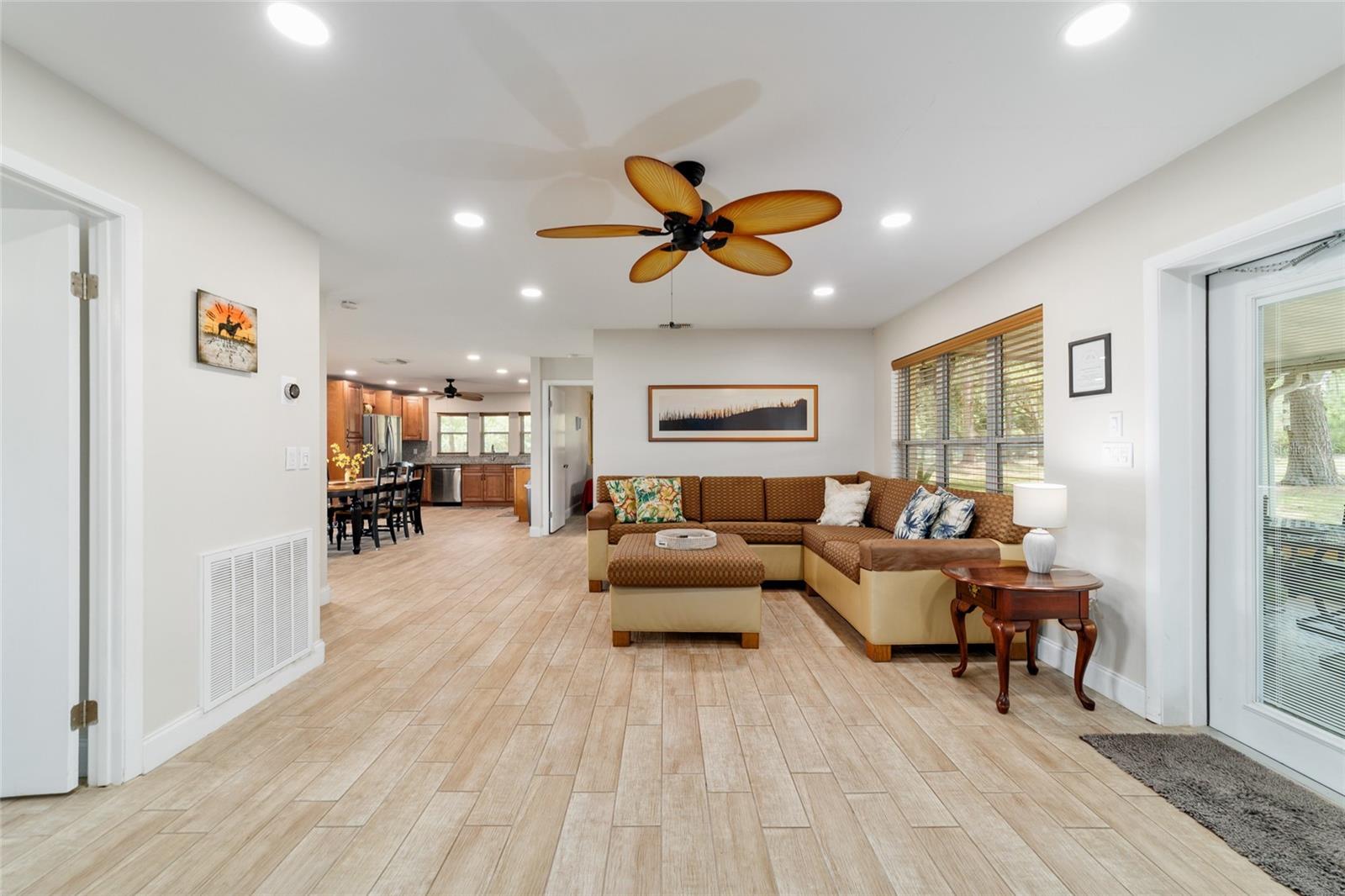 Image 39 of 98 For 16520 170th Street