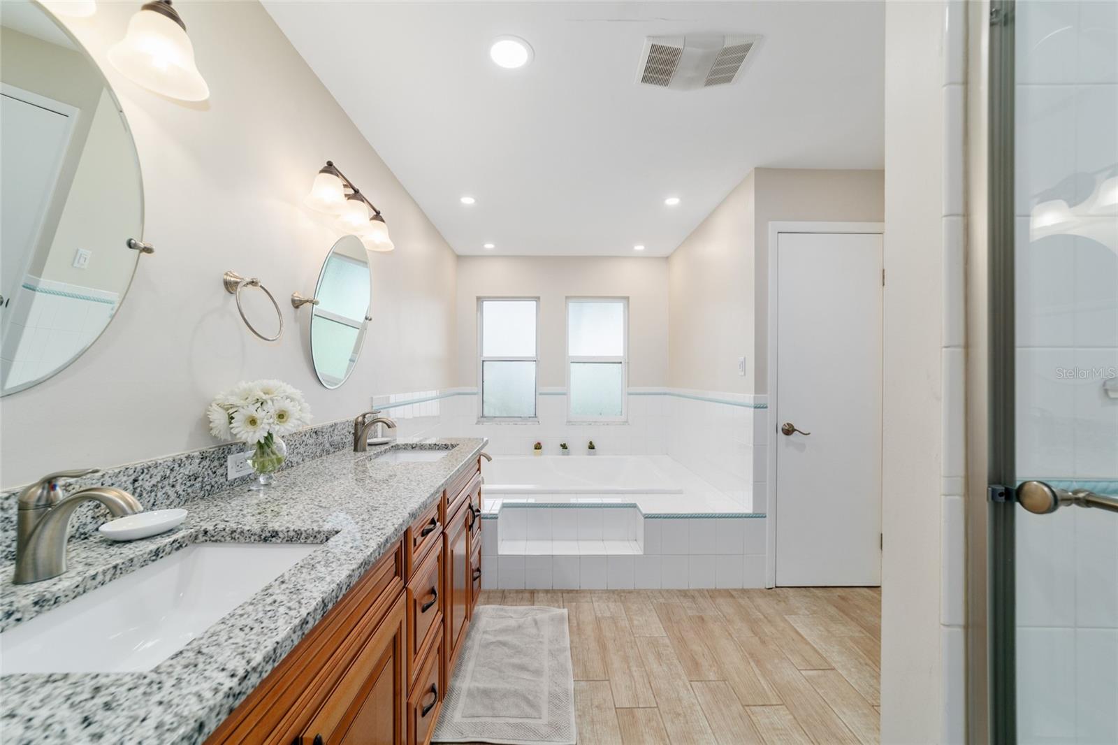 Image 54 of 98 For 16520 170th Street