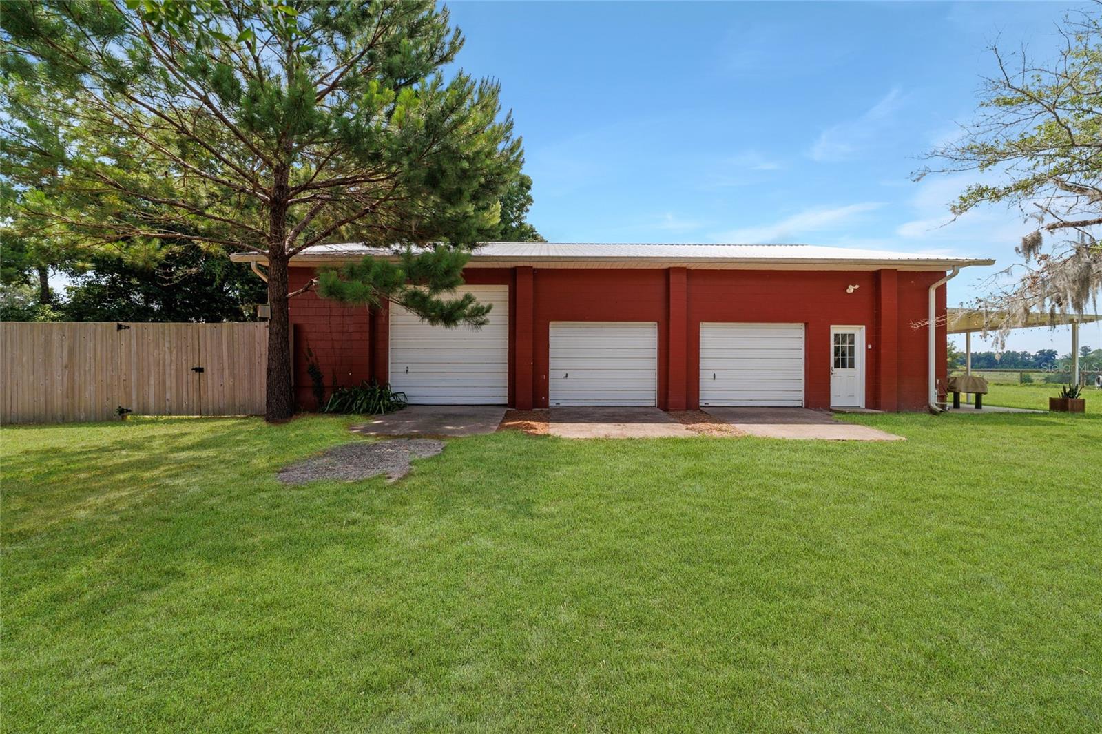 Image 64 of 98 For 16520 170th Street