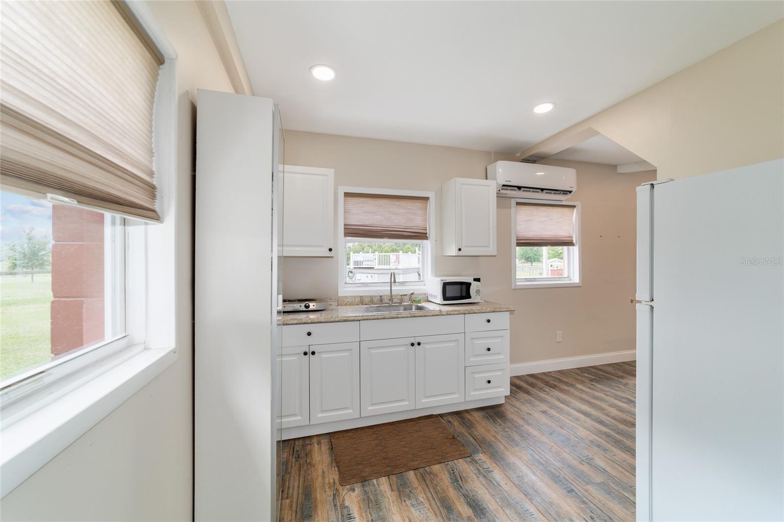 Image 72 of 98 For 16520 170th Street