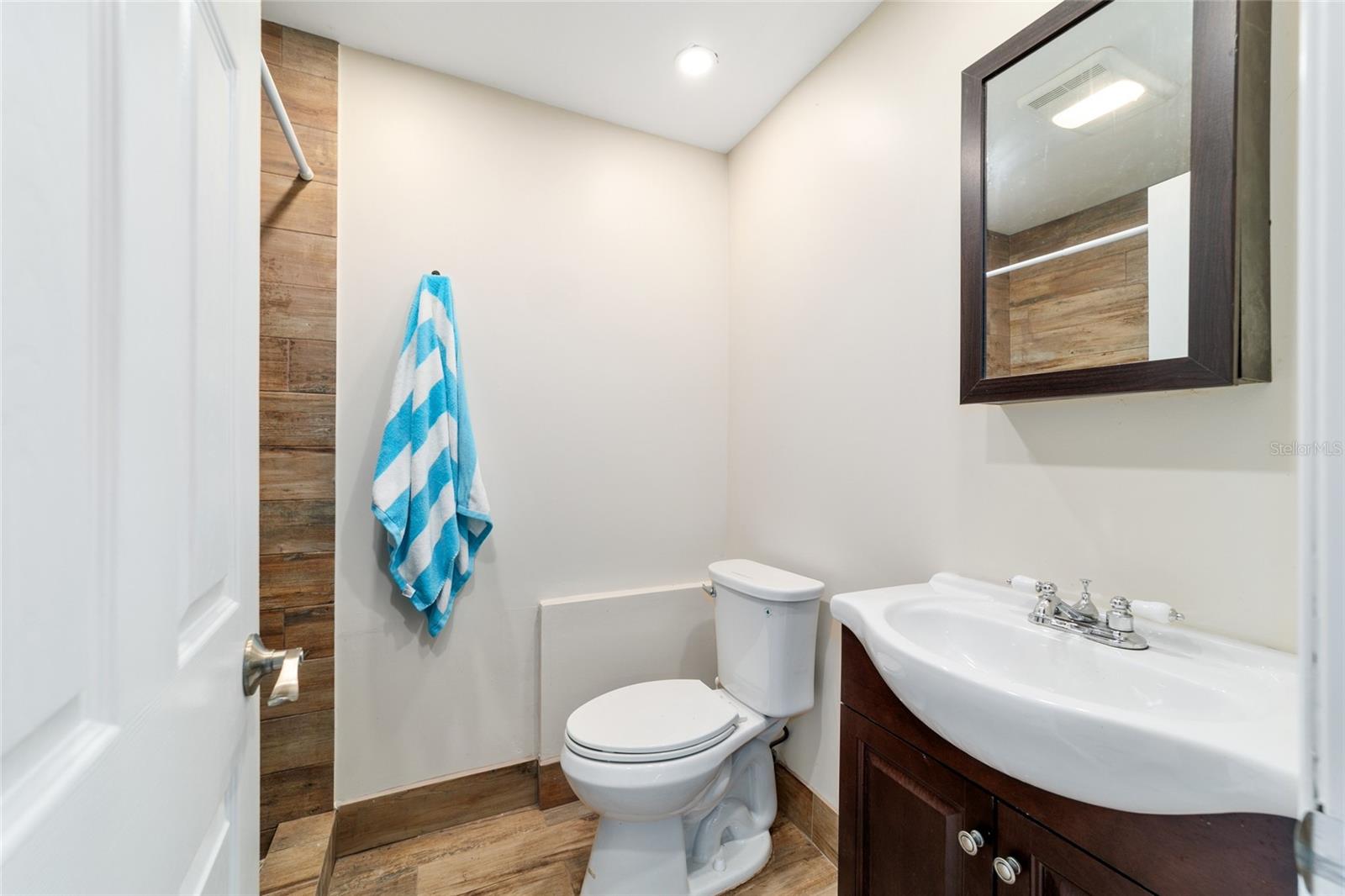 Image 74 of 98 For 16520 170th Street