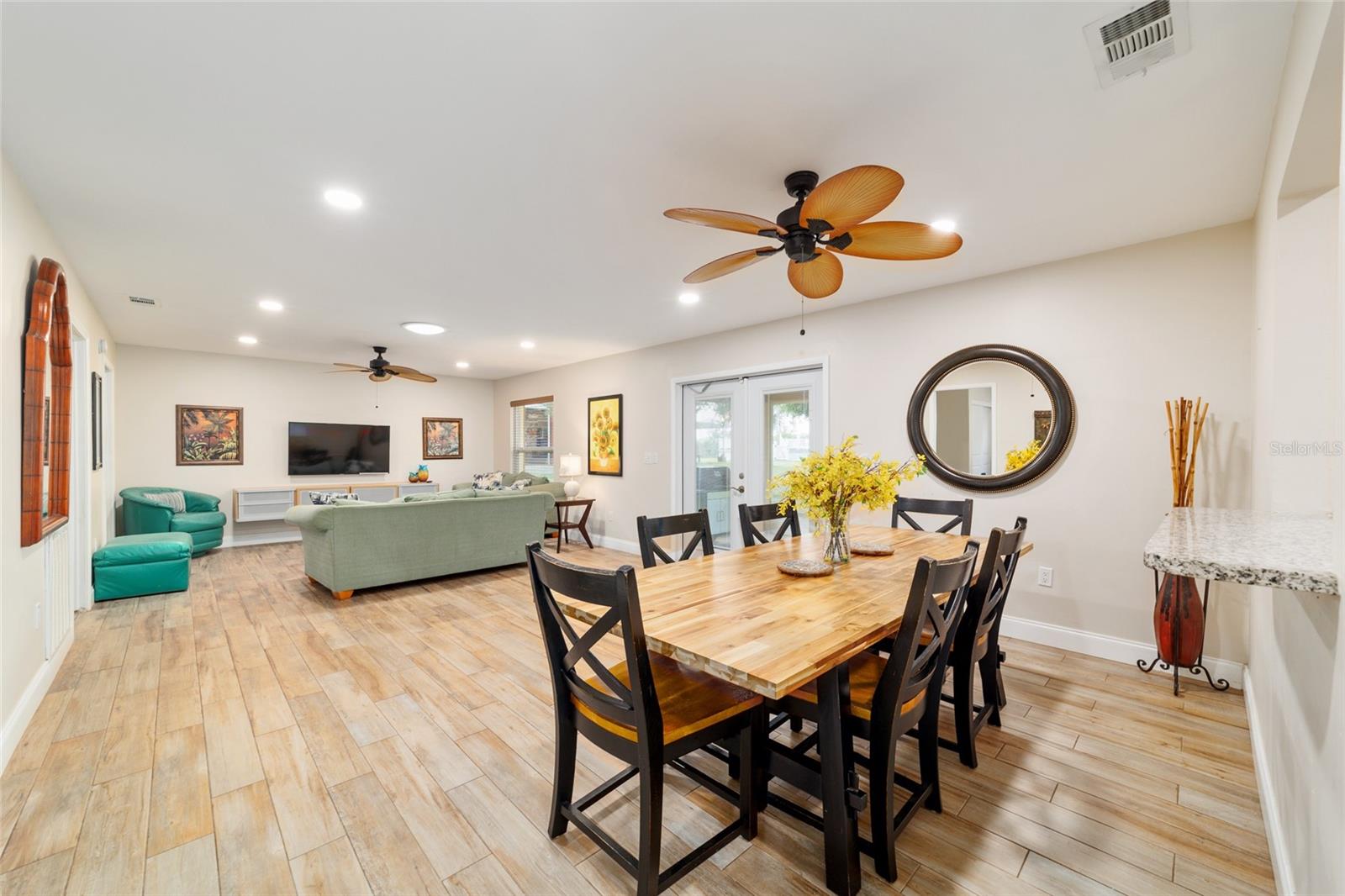 Image 8 of 98 For 16520 170th Street