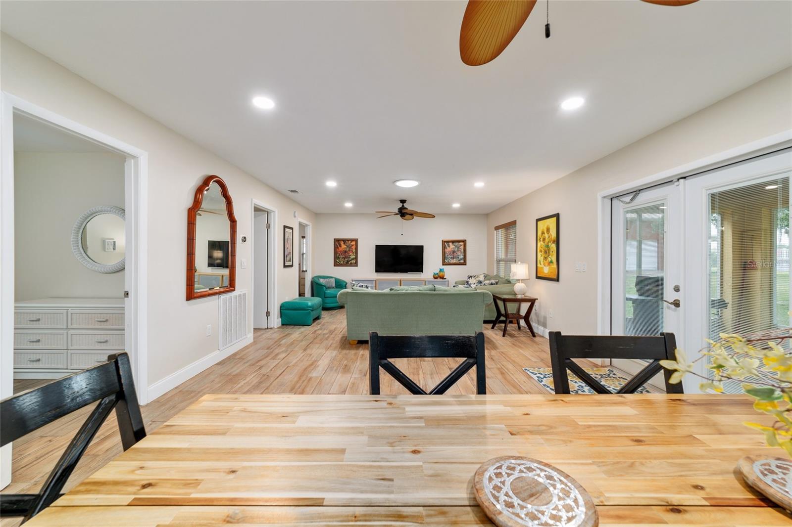 Image 9 of 98 For 16520 170th Street