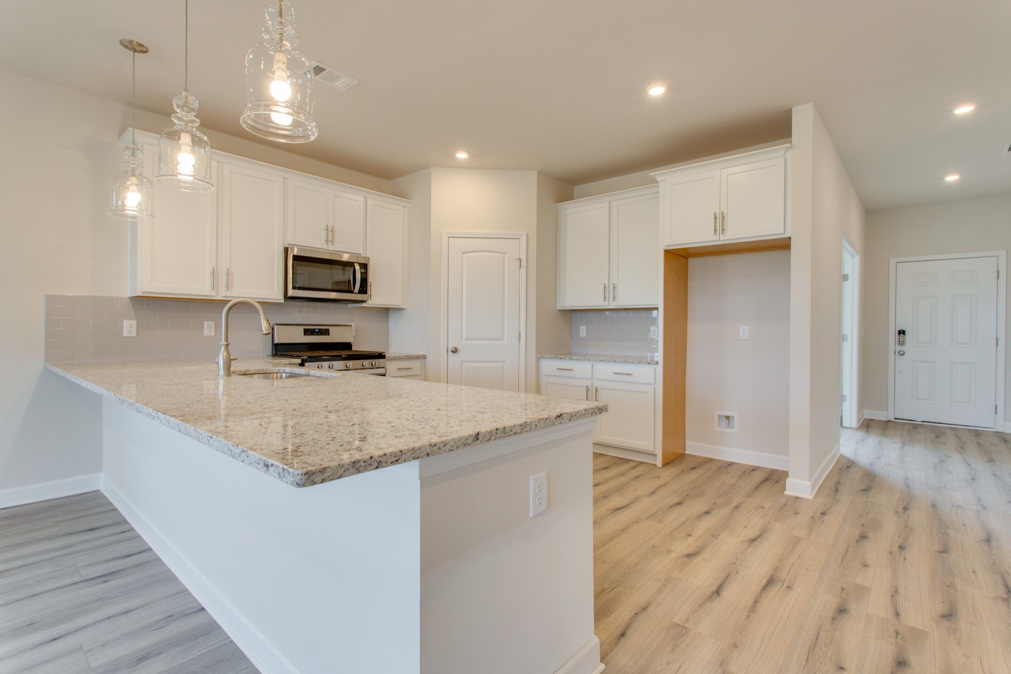 Listing photo id 8 for 18965 98th Place