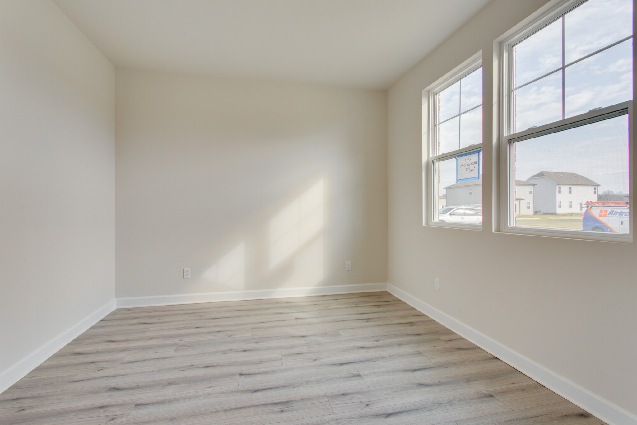 Listing photo id 4 for 18965 98th Place