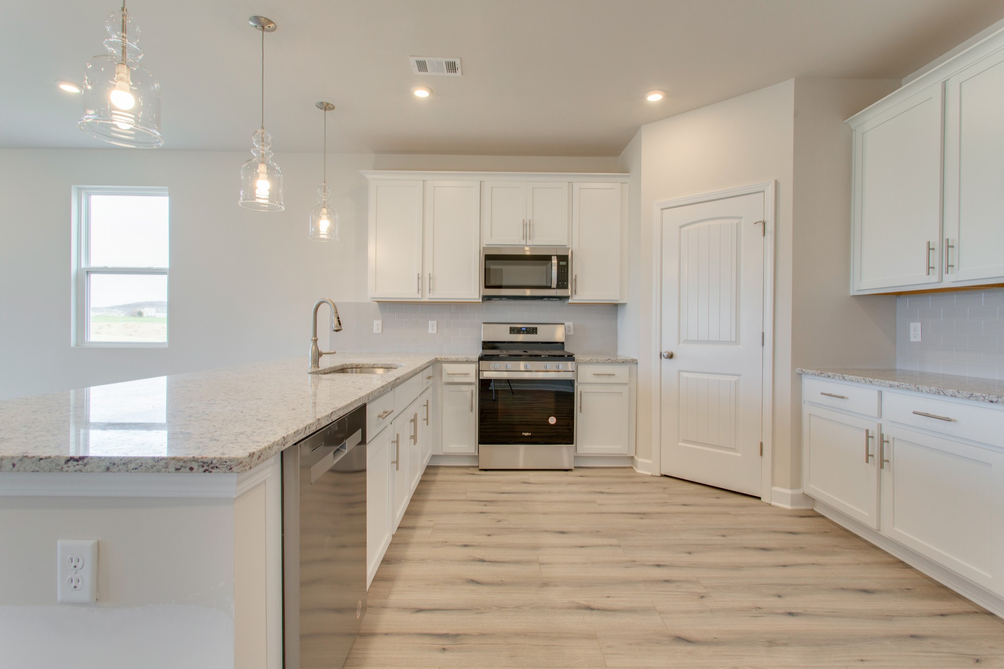 Listing photo id 7 for 18965 98th Place
