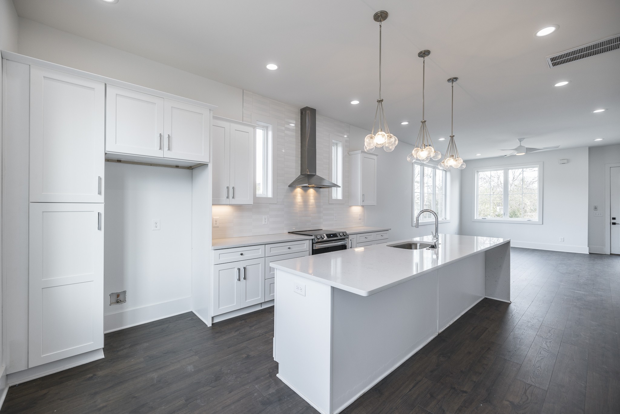 Image 13 of 58 For 10279 Julia Isles Avenue