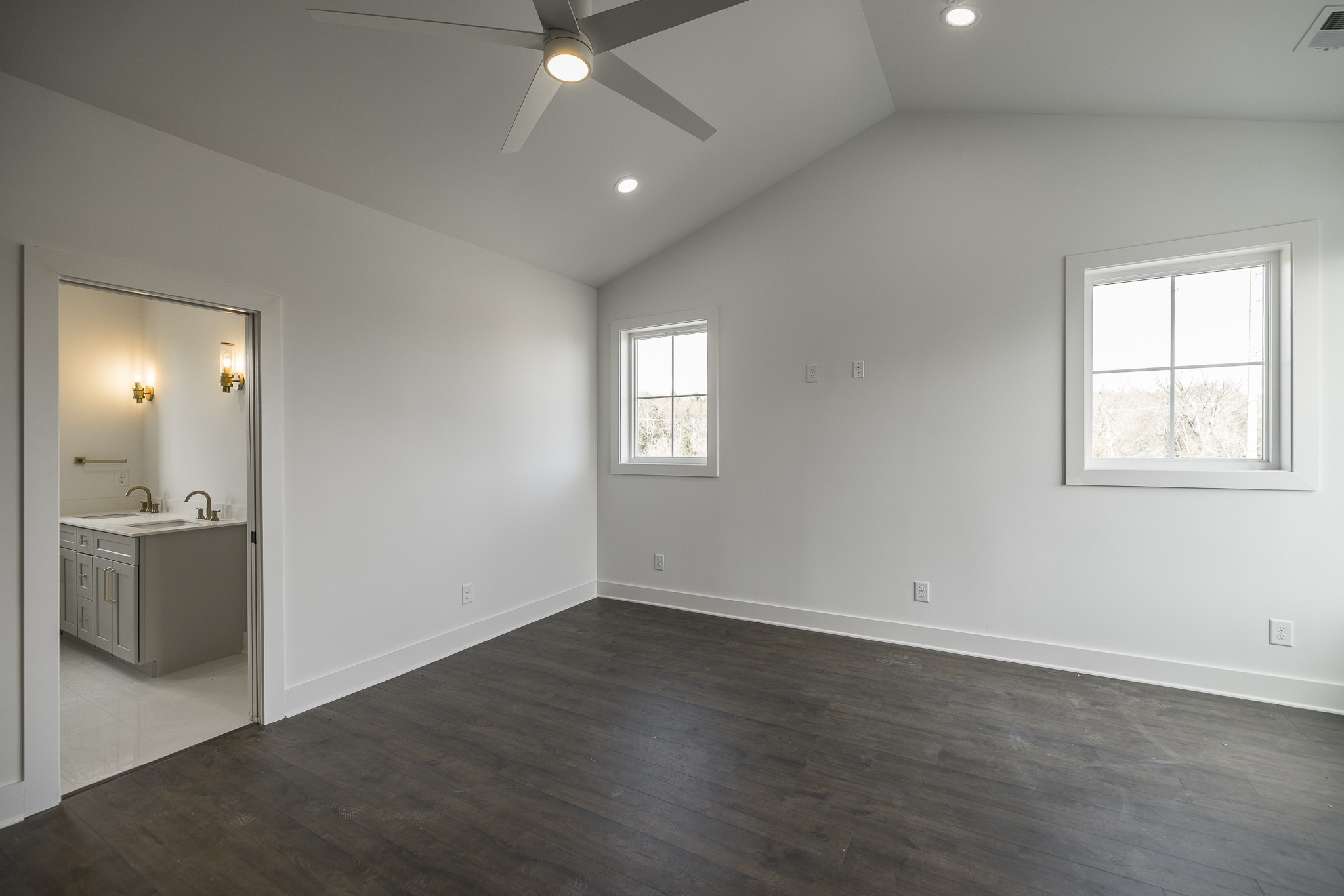 Image 40 of 58 For 10279 Julia Isles Avenue