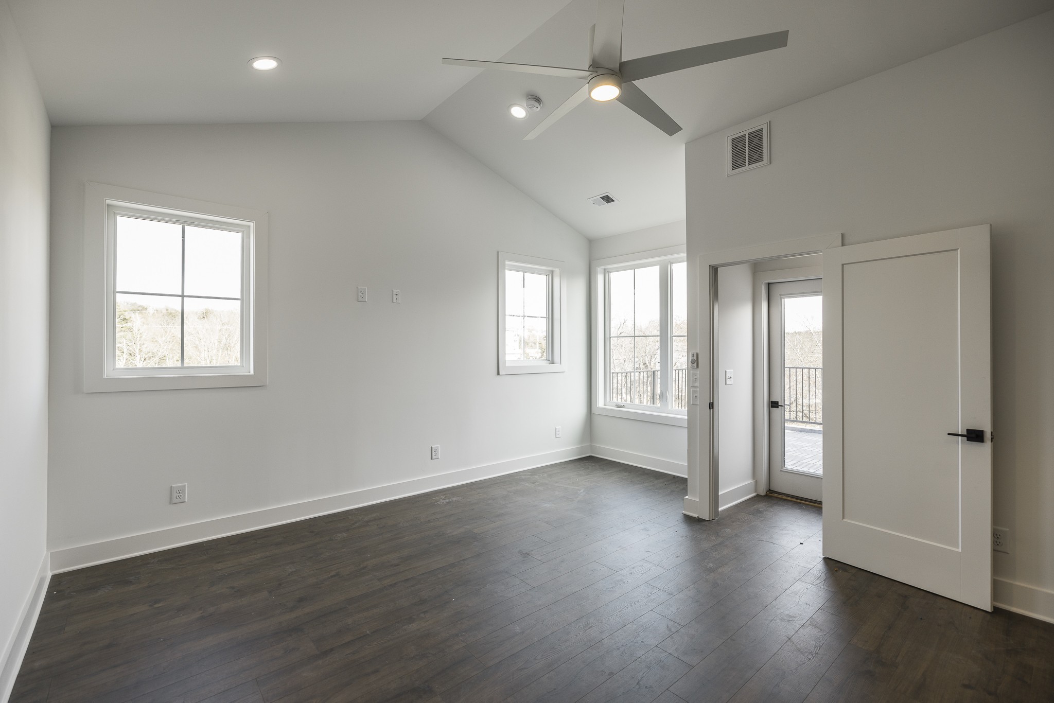 Image 41 of 58 For 10279 Julia Isles Avenue