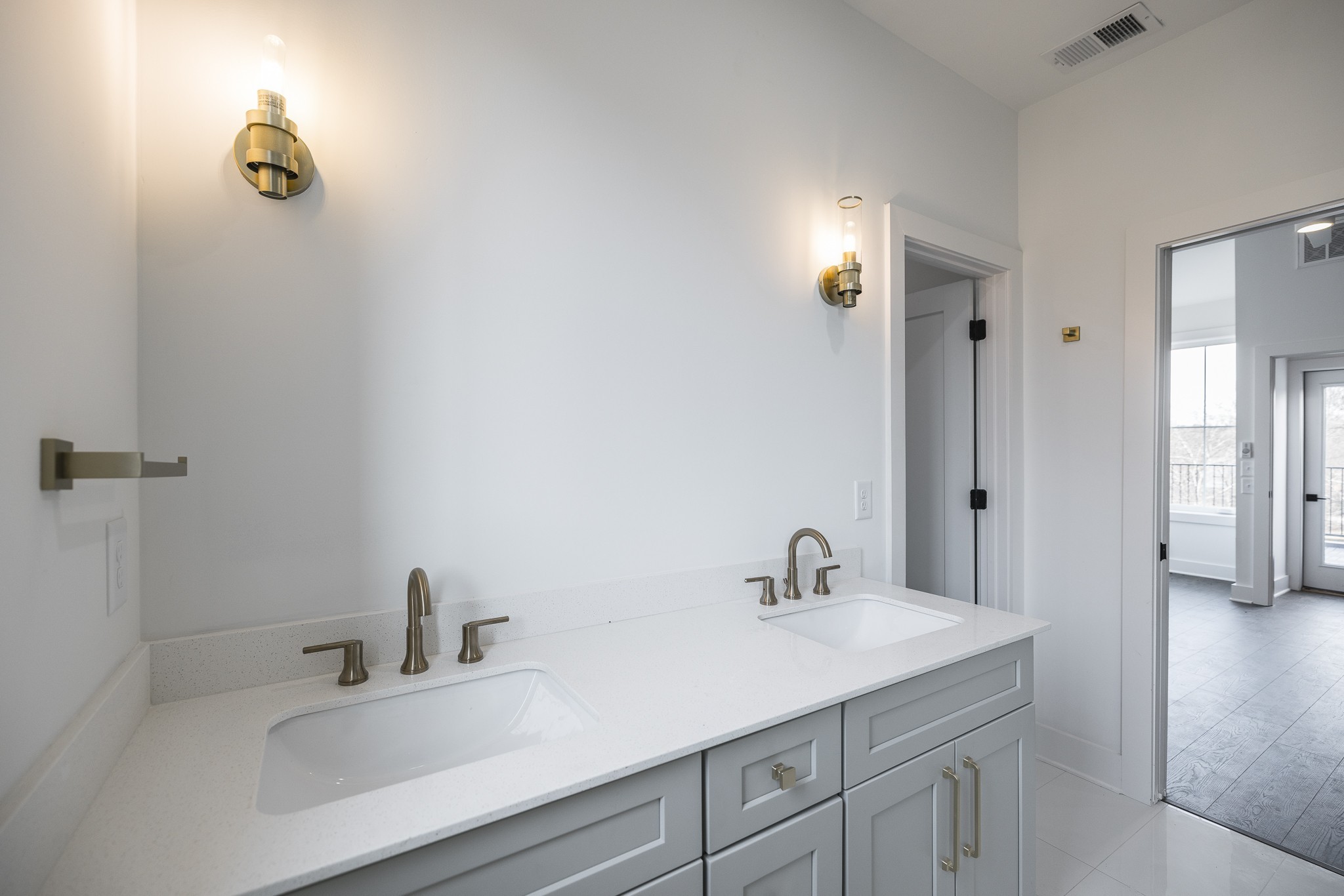 Image 44 of 58 For 10279 Julia Isles Avenue