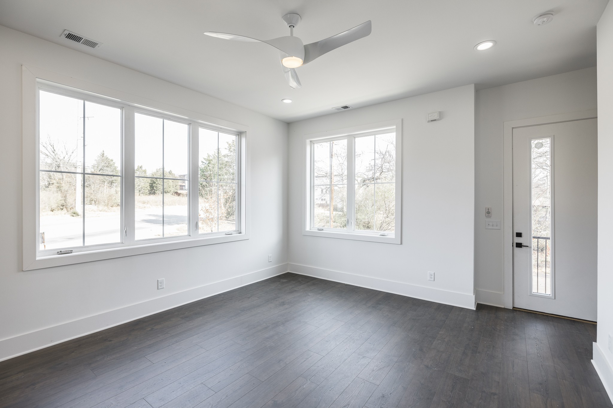Image 5 of 58 For 10279 Julia Isles Avenue