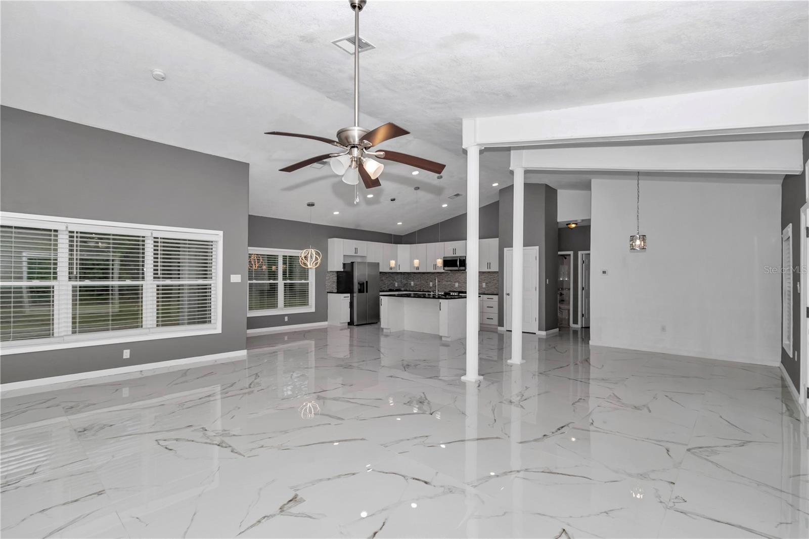 Listing photo id 12 for 14550 61st Court