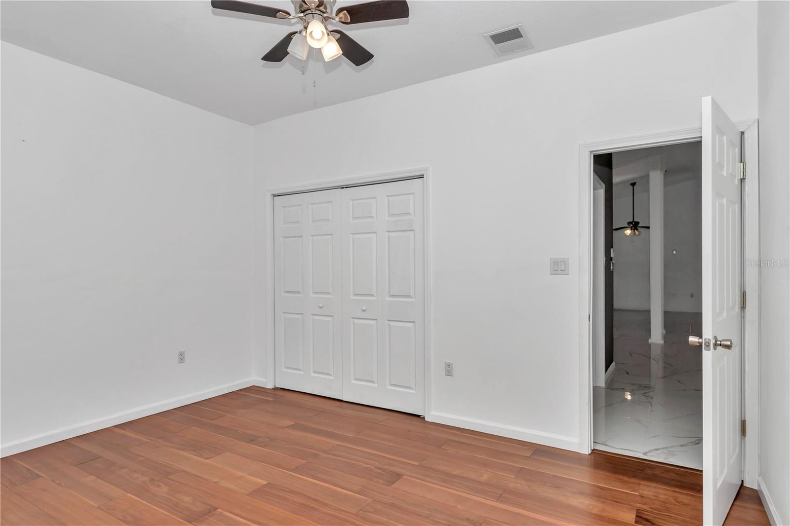 Listing photo id 23 for 14550 61st Court