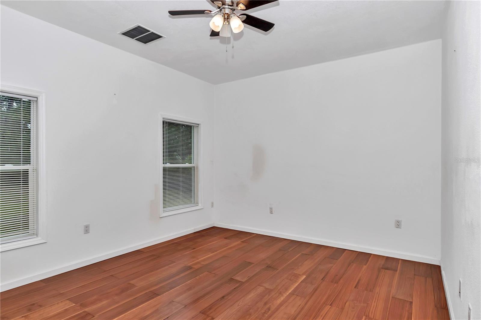Listing photo id 26 for 14550 61st Court