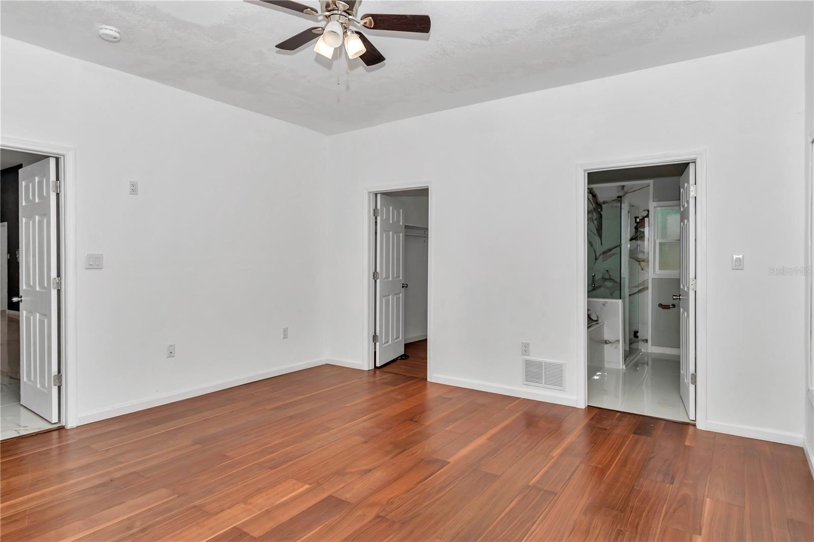 Listing photo id 29 for 14550 61st Court