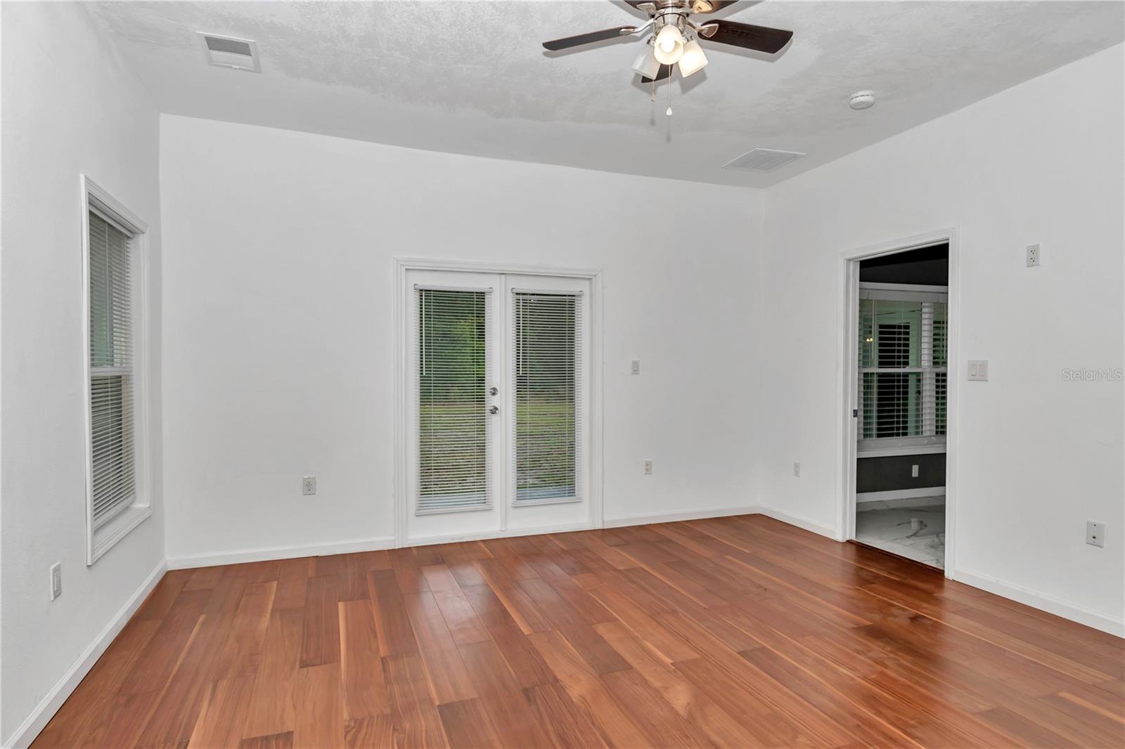 Listing photo id 30 for 14550 61st Court