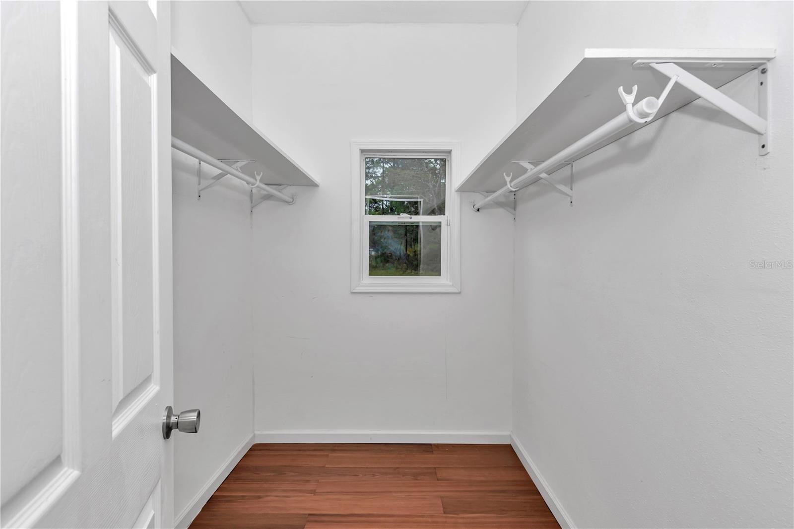 Listing photo id 31 for 14550 61st Court