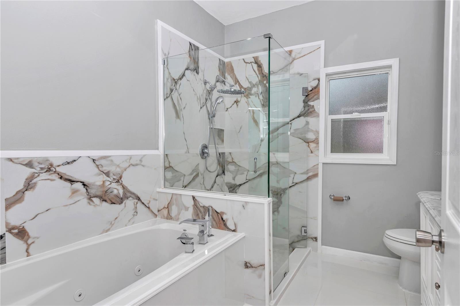 Listing photo id 32 for 14550 61st Court