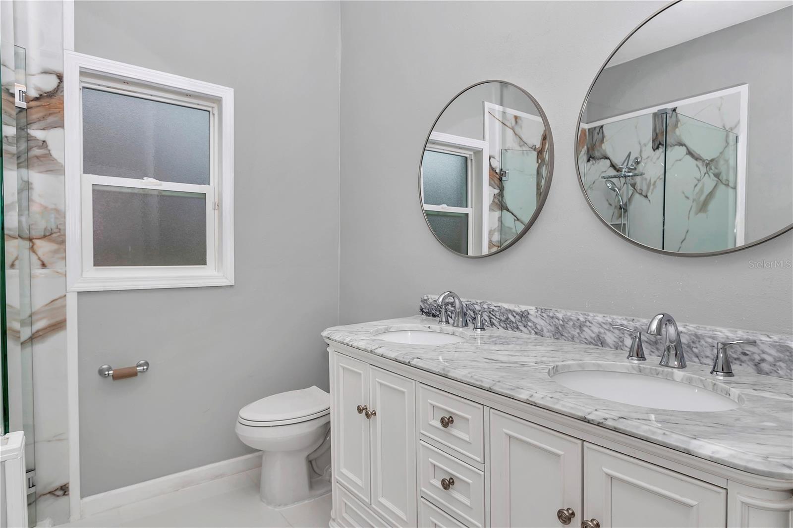 Listing photo id 33 for 14550 61st Court