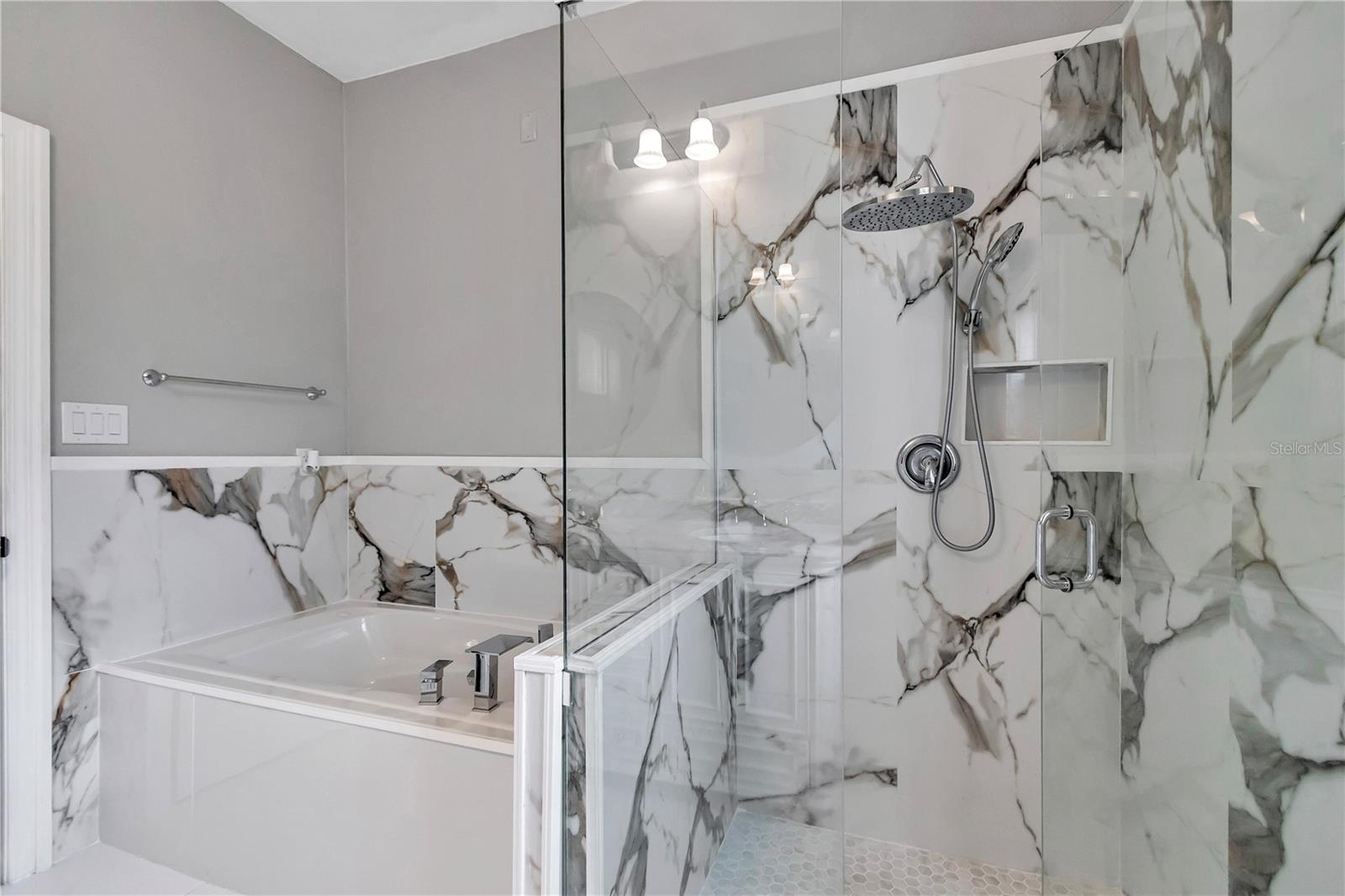 Listing photo id 34 for 14550 61st Court
