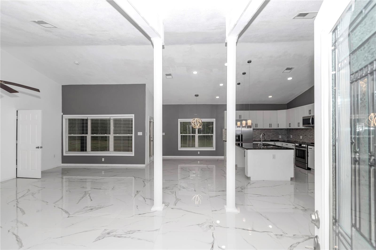 Listing photo id 6 for 14550 61st Court