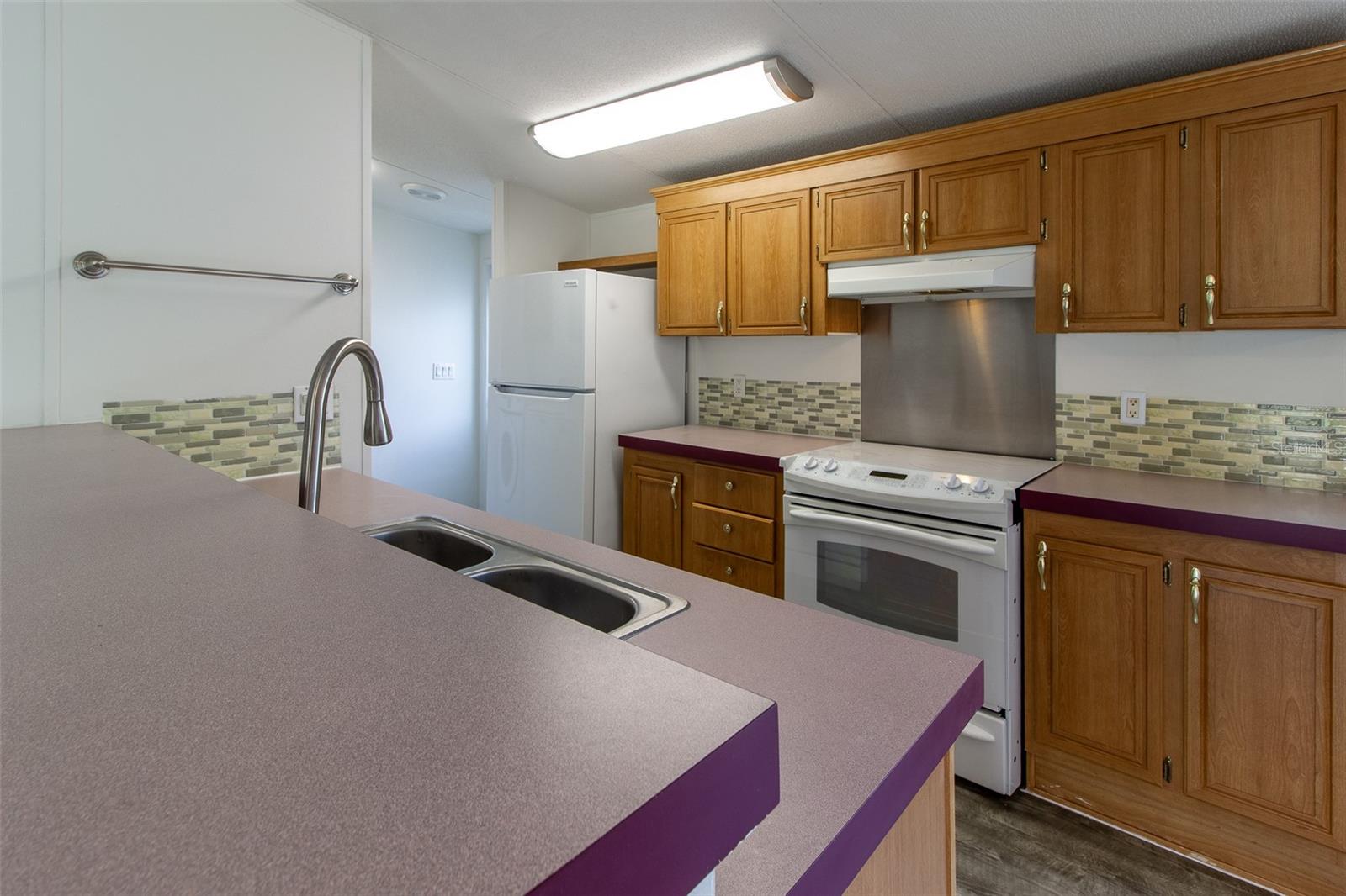 Image 11 of 39 For 12415 89th Avenue