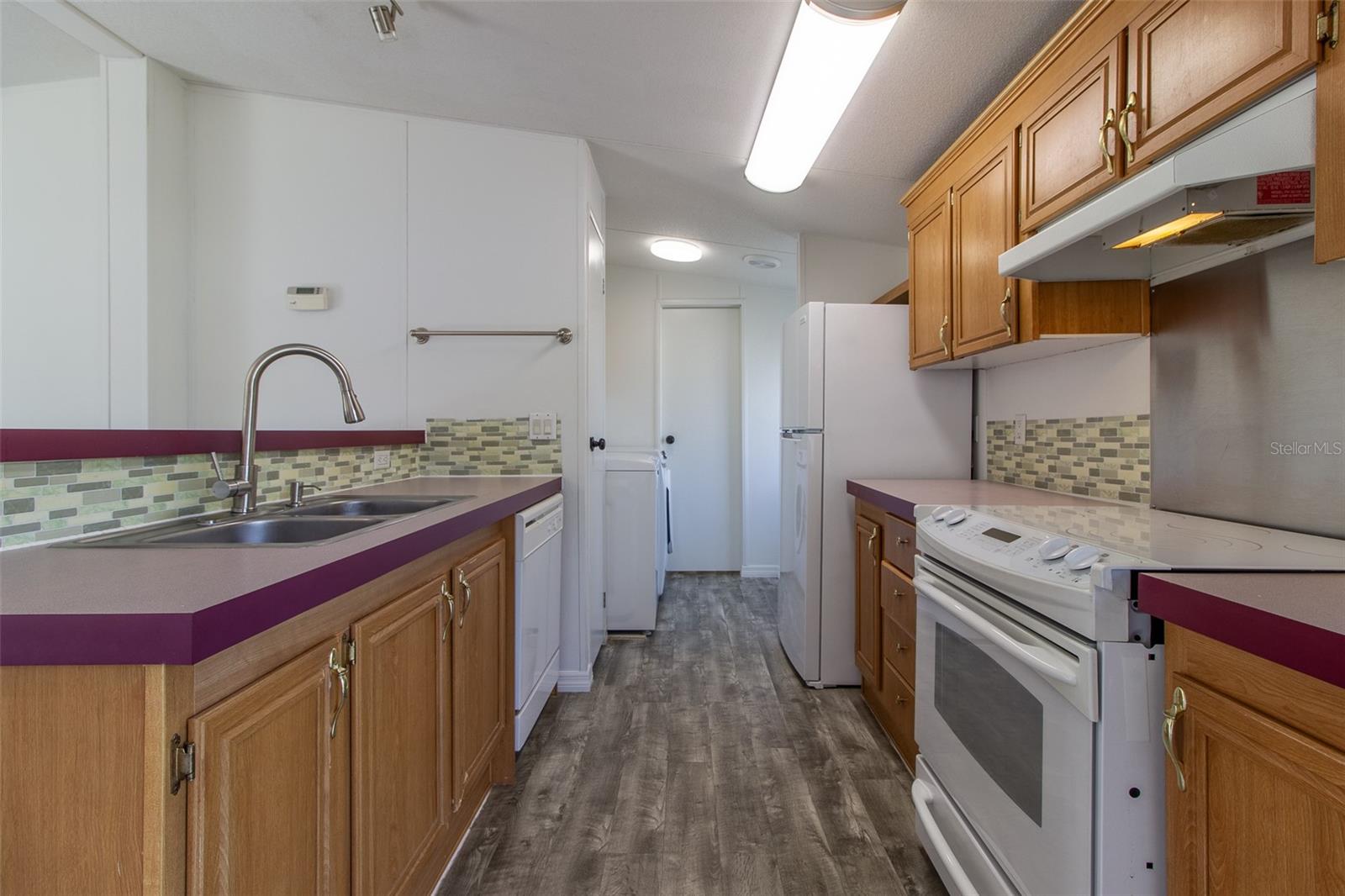 Image 12 of 39 For 12415 89th Avenue