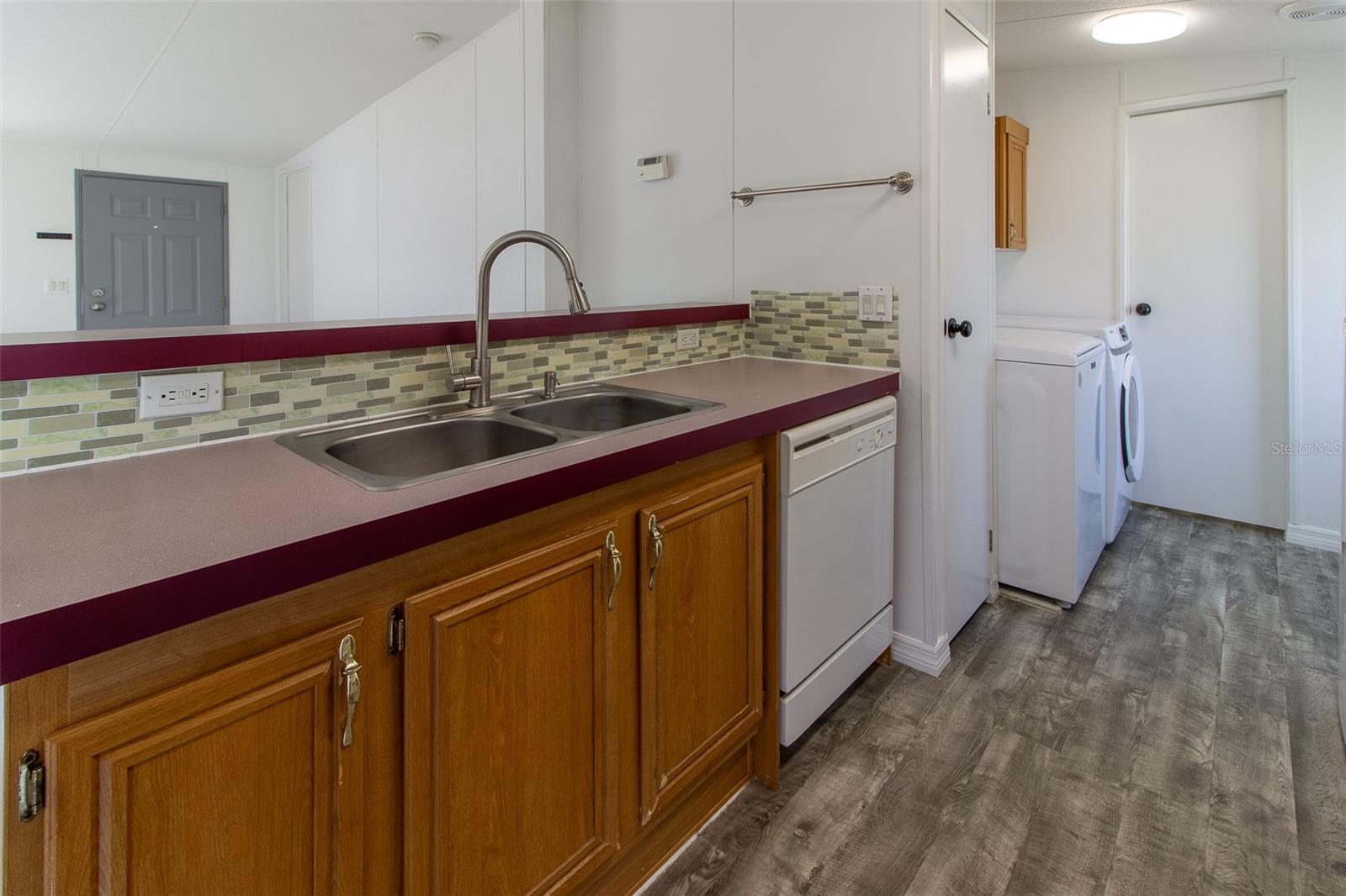 Image 13 of 39 For 12415 89th Avenue