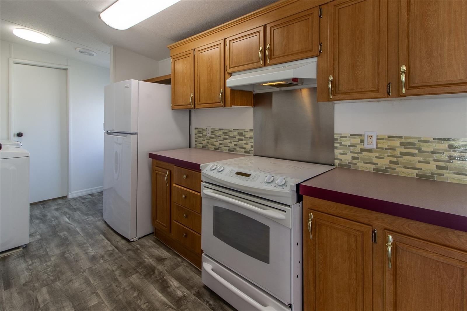 Image 14 of 39 For 12415 89th Avenue