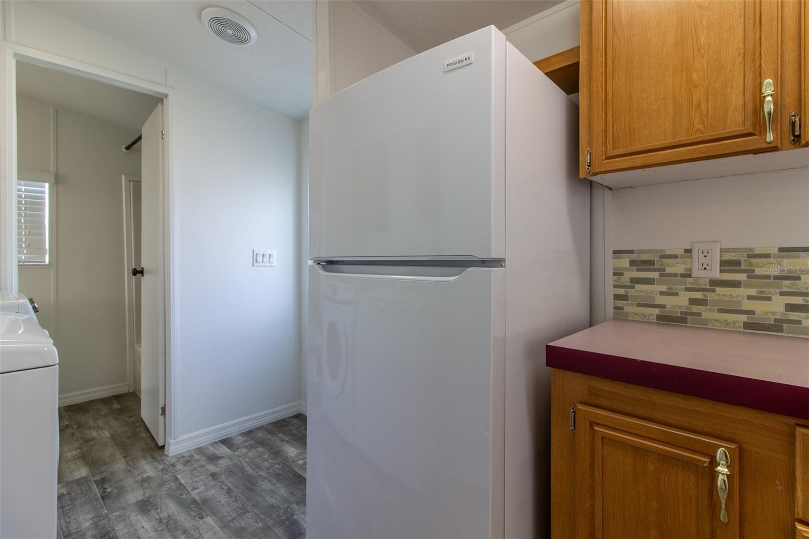 Image 15 of 39 For 12415 89th Avenue