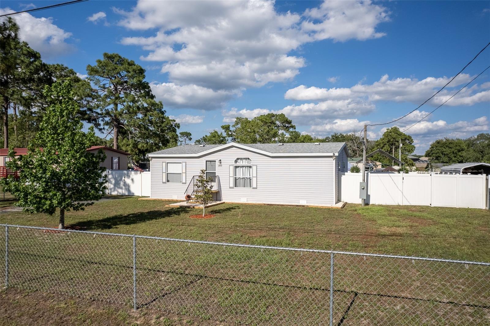 Image 3 of 39 For 12415 89th Avenue